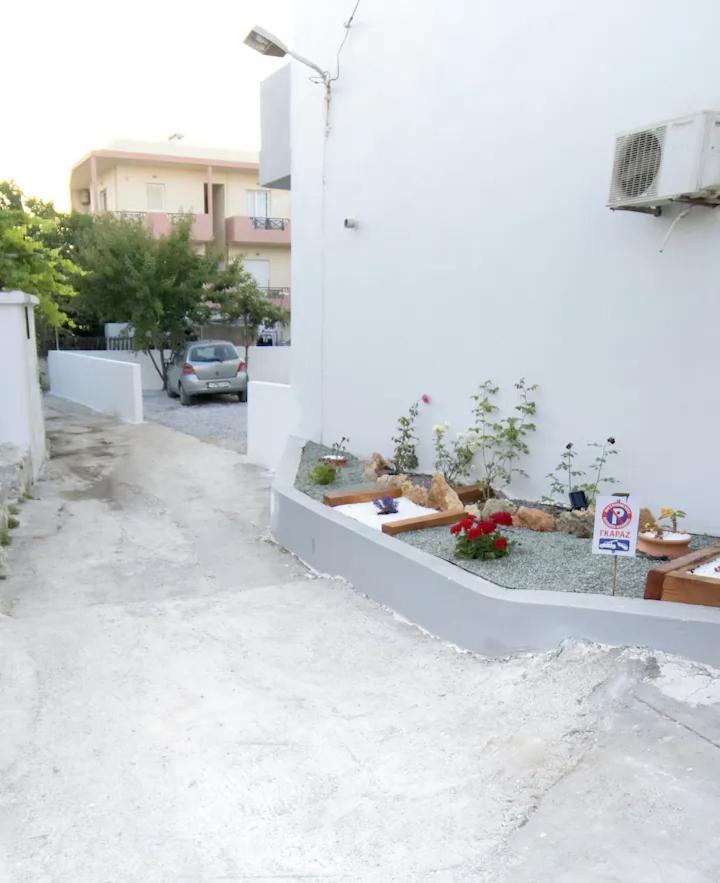 Nick And Helen Διαμέρισμα Perivolia  Εξωτερικό φωτογραφία